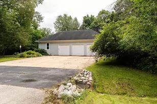 2055 S Tanager Ln, Suamico, WI 54313 - Photo 70