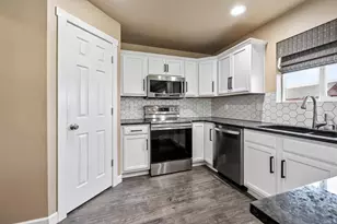 3980 N Parker Way, De Pere, WI 54115 - Photo 10