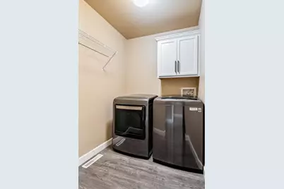 3980 N Parker Way, De Pere, WI 54115 - Photo 16