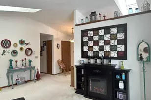 985 Babcock St, Neenah, WI 54956 - Photo 4