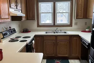 985 Babcock St, Neenah, WI 54956 - Photo 8