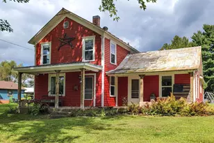 325 Water St, Iola, WI 54945 - Photo 4