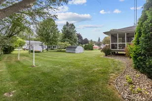 132 Oak Ct, Berlin, WI 54923 - Photo 2