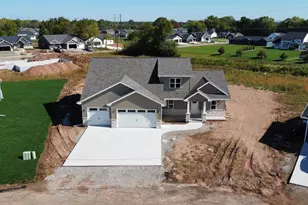 1762 Loyal Dr, Neenah, WI 54956 - Photo 4