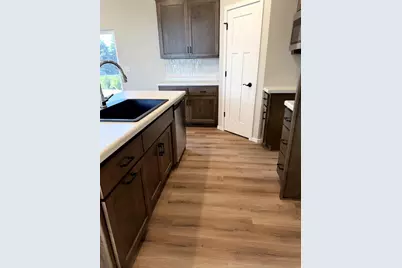 N9315 Gemstone Court, Appleton, WI 54915 - Photo 4