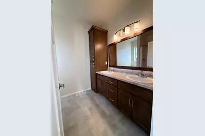 N9316 Gemstone Court, Appleton, WI 54915 - Photo 10