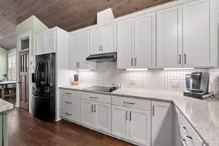 8916 N Shore Dr, Amherst Jct, WI 54407 - Photo 20