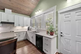 8916 N Shore Dr, Amherst Jct, WI 54407 - Photo 18