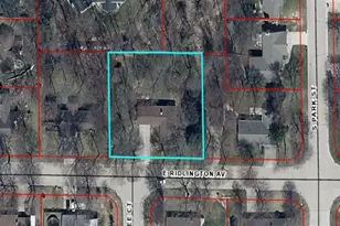 925 E Ridlington Ave, Shawano, WI 54166 - Photo 2