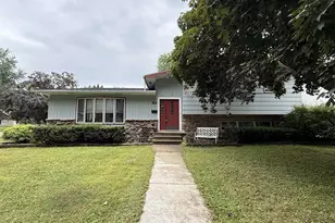 182 S Humphrey Cir, Shawano, WI 54166 - Photo 2