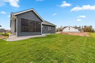 393 Farmhouse Ln, Combined Locks, WI 54113 - Photo 42