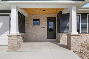 393 Farmhouse Ln, Combined Locks, WI 54113 - Photo 2