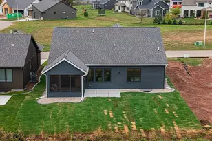 393 Farmhouse Ln, Combined Locks, WI 54113 - Photo 46