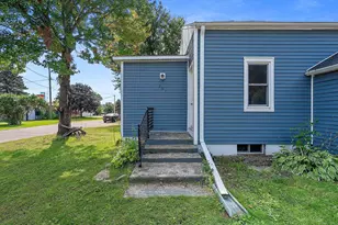 201 2nd Ave, Weyauwega, WI 54983 - Photo 4