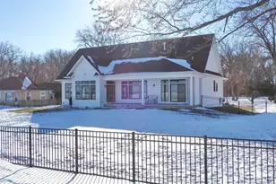 1751 E Shore Cir, Green Bay, WI 54302 - Photo 14