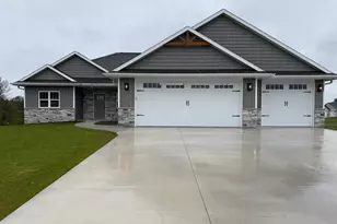 3811 Cooper Ct, Green Bay, WI 54313 - Photo 1