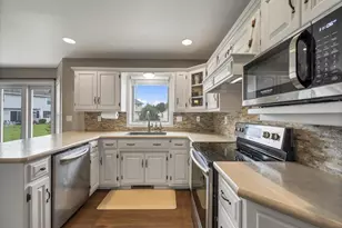 737 Desplaine Rd, De Pere, WI 54115 - Photo 14