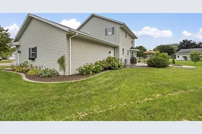 737 Desplaine Road, De Pere, WI 54115 - Photo 34