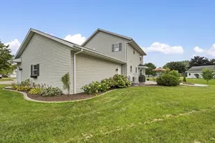 737 Desplaine Rd, De Pere, WI 54115 - Photo 34