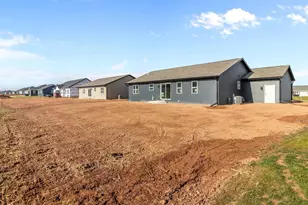 2051 Red Fox Ln, Kaukauna, WI 54130 - Photo 34