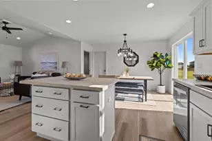 2051 Red Fox Ln, Kaukauna, WI 54130 - Photo 2