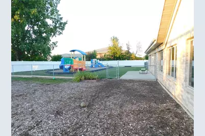 2725 Sussex Road, Green Bay, WI 54311 - Photo 12