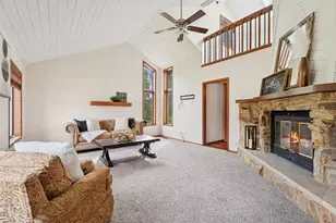 865 Portside Ct, Oshkosh, WI 54901 - Photo 2