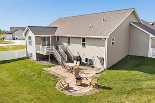 1726 Red Oak St, Howard, WI 54313 - Photo 24