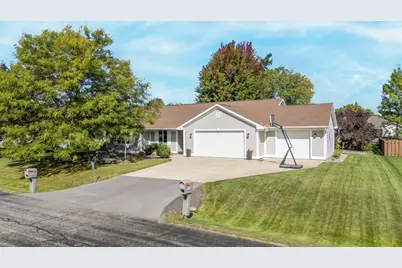 W6050 Paige Way, Appleton, WI 54915 - Photo 1