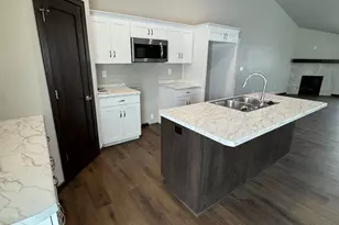 1235 Putnam Dr, Pulaski, WI 54162 - Photo 6