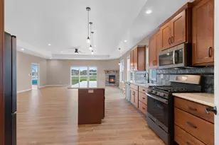 4884 Wyld Berry Wy, Hobart, WI 54155 - Photo 16