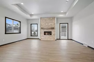 481 Papermill Cir, Kimberly, WI 54136 - Photo 8