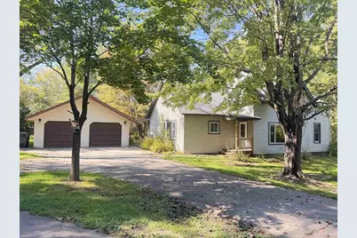 401 Bailey Street, Waupaca, WI 54981 - Photo 1