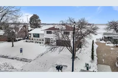 2180 White Swan Drive, Oshkosh, WI 54901 - Photo 2