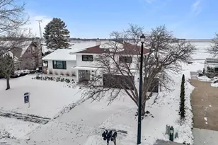 2180 White Swan Dr, Oshkosh, WI 54901 - Photo 2