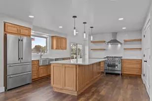 2180 White Swan Dr, Oshkosh, WI 54901 - Photo 12