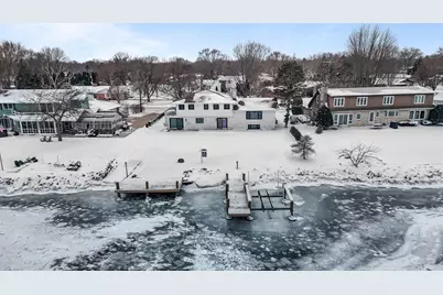 2180 White Swan Drive, Oshkosh, WI 54901 - Photo 4