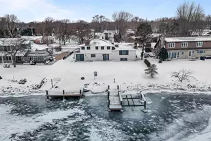 2180 White Swan Dr, Oshkosh, WI 54901 - Photo 4