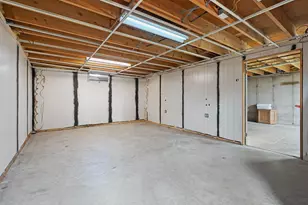 2045 Kassner Dr, Green Bay, WI 54304 - Photo 38