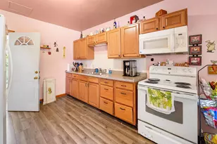 714 Madison St, Beaver Dam, WI 53916 - Photo 2