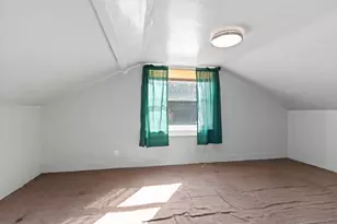 817 N Irwin Ave, Green Bay, WI 54302 - Photo 16