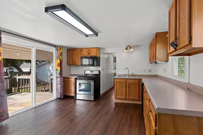 817 N Irwin Avenue, Green Bay, WI 54302 - Photo 2