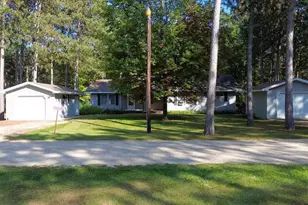 W6490 Pineland Dr, Wild Rose, WI 54984 - Photo 28