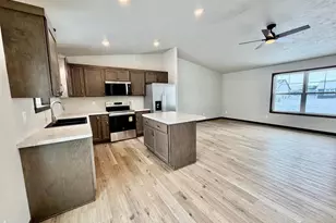 2034 Red Fox Ln, Kaukauna, WI 54130 - Photo 2