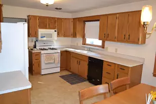 655 W 19th Ave, Oshkosh, WI 54902 - Photo 16