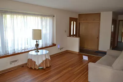 655 W 19th Avenue, Oshkosh, WI 54902 - Photo 14