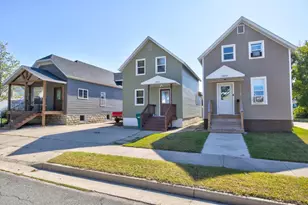 1851 Wisconsin St, Marinette, WI 54143 - Photo 2