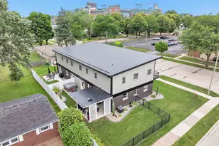 1749 S Oneida St, Green Bay, WI 54304 - Photo 4