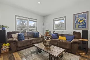 1749 S Oneida St, Green Bay, WI 54304 - Photo 8