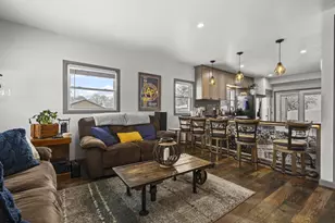 1749 S Oneida St, Green Bay, WI 54304 - Photo 10